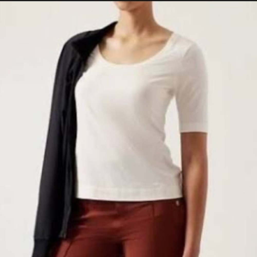 Athleta Outbound Scoop Neck Tee.  Size SP.  NWOT.